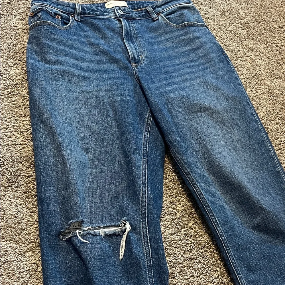 Abercrombie & Fitch‎ Denim Curve Love Mom High Rise Jeans Size 31/12 - Picture 3 of 7